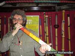 Gabriel Hollender: "La música es alimento para el alma..."