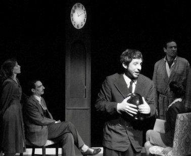 Un refinado puesto de "La cantante calva" de Eugenio Ionesco en el teatro La Carbonera de San Telmo