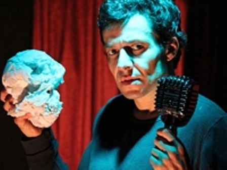 Estreno de "Hamlet X Hamlet" de Marcelo Savignone en el Belisario Club de Cultura de Buenos Aires