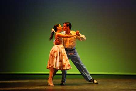 Estreno de "Tetralogia," tango con corazón y cuerpo de Leonardo Cuello en el Cubo de Buenos Aires