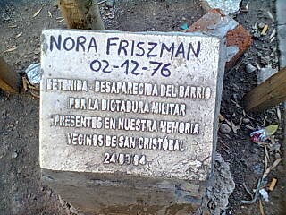 Homenaje a Nora Friszman por los vecinos del barrio San Cristóbal, Buenos Aires,